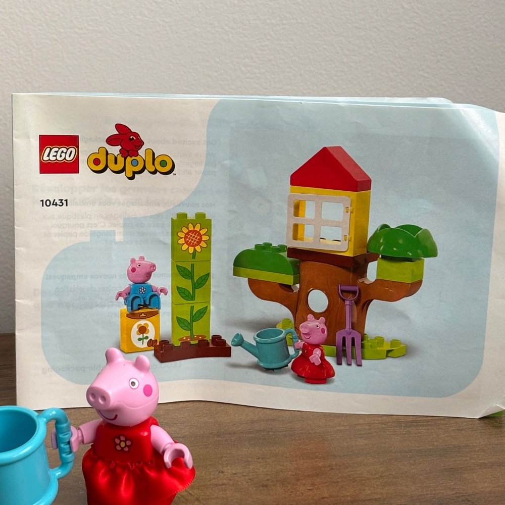 LEGO Duplo PEPPA PIG Garden and Tree House COMPLETE Set 10431 2 Pig Toy Figures - Picture 6 of 9